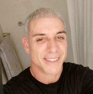 Meet your Posher, Troy